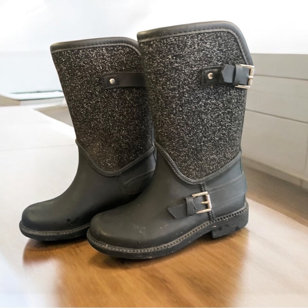 Zara Girl’s Black and Gray Rainboots